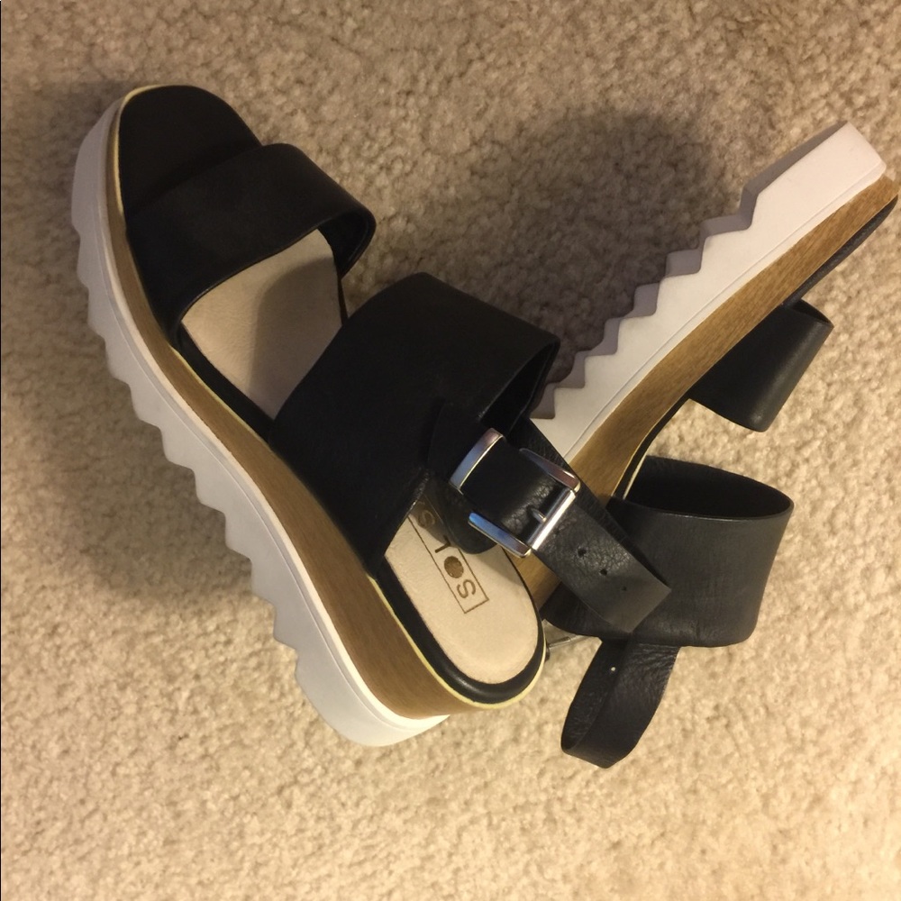 SolSana wedges